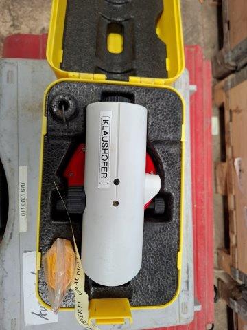 LEICA NIVELLIERGERÄT NA 720