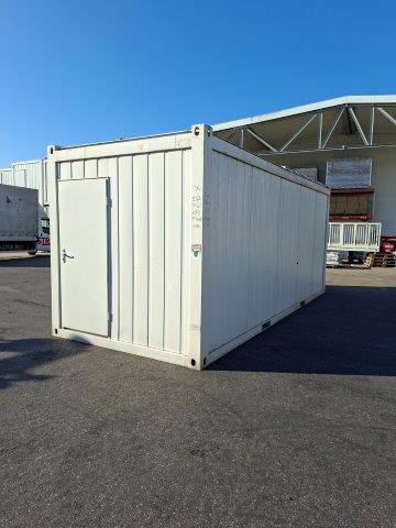 CONTAINEX CONTAINER 6 Meter Treppe Erdgeschoss