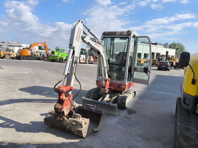TAKEUCHI RAUPENBAGGER TB 016