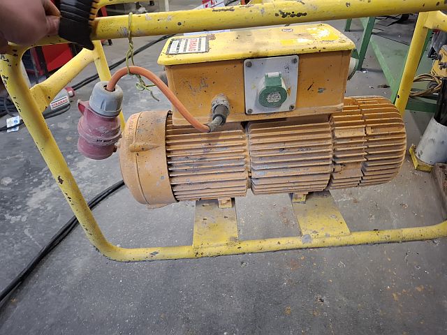 WACKER NEUSON FREQUENZ-SPANNUNGSWANDLER FU 4/200